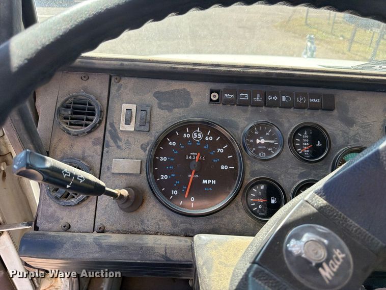image for item FP3514 1989 Mack CS flatbed truck
