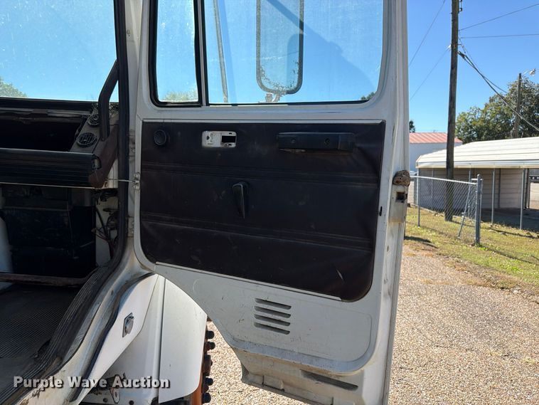 image for item FP3514 1989 Mack CS flatbed truck