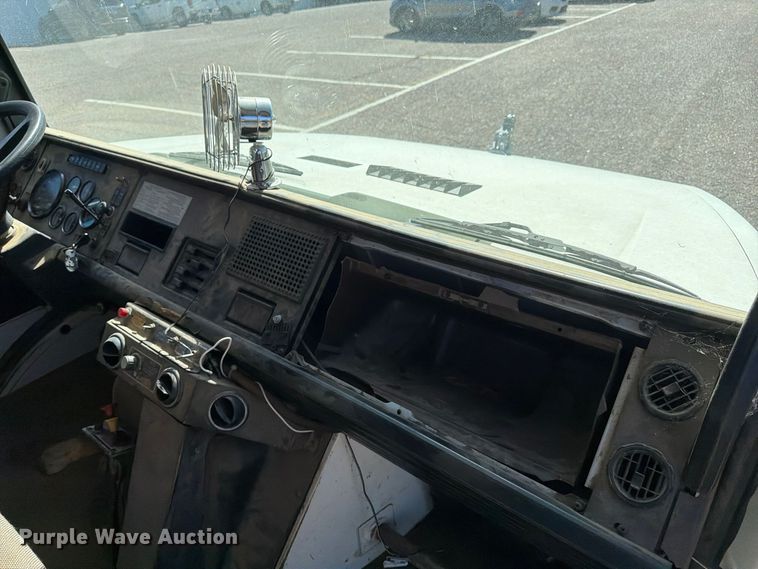 image for item FP3514 1989 Mack CS flatbed truck