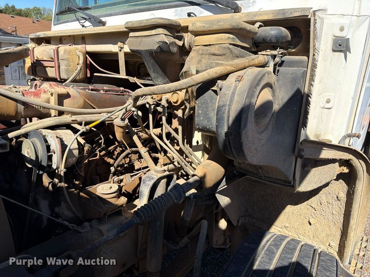 image for item FP3514 1989 Mack CS flatbed truck