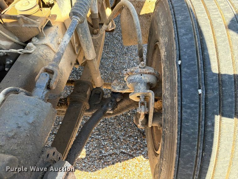 image for item FP3514 1989 Mack CS flatbed truck