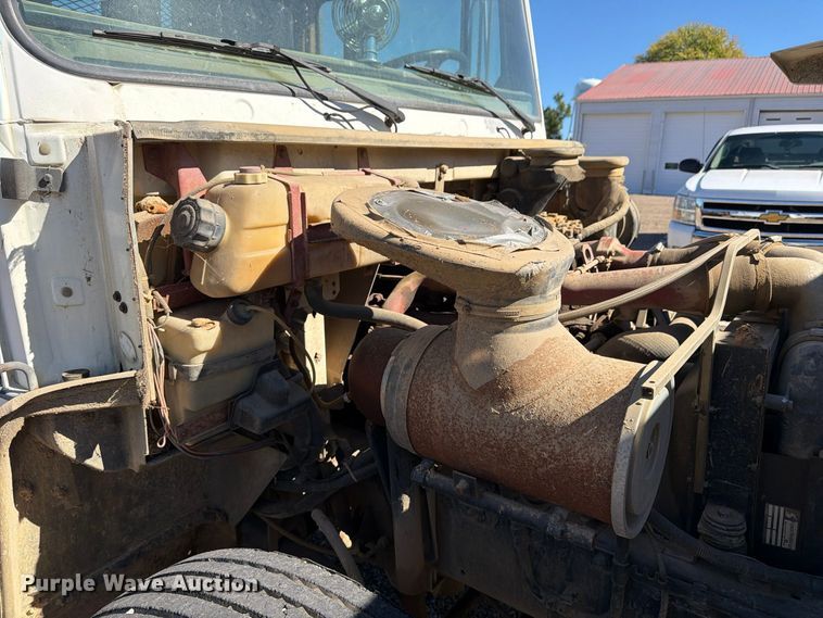 image for item FP3514 1989 Mack CS flatbed truck