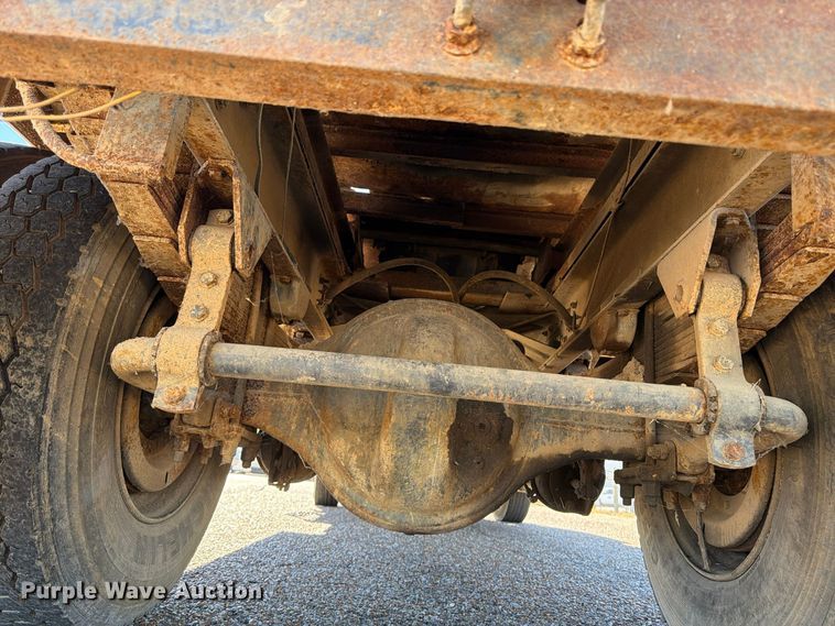 image for item FP3514 1989 Mack CS flatbed truck