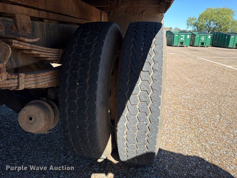 image for item FP3514 1989 Mack CS flatbed truck
