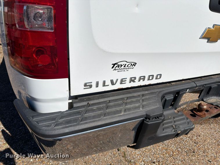 image for item FP3515 2013 Chevrolet Silverado 1500 pickup truck