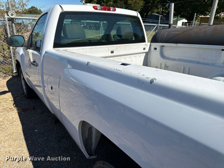 image for item FP3515 2013 Chevrolet Silverado 1500 pickup truck