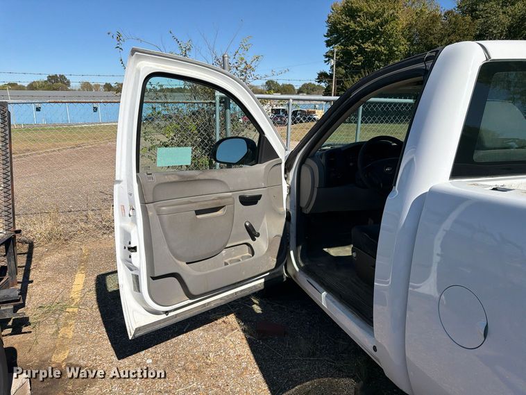 image for item FP3515 2013 Chevrolet Silverado 1500 pickup truck