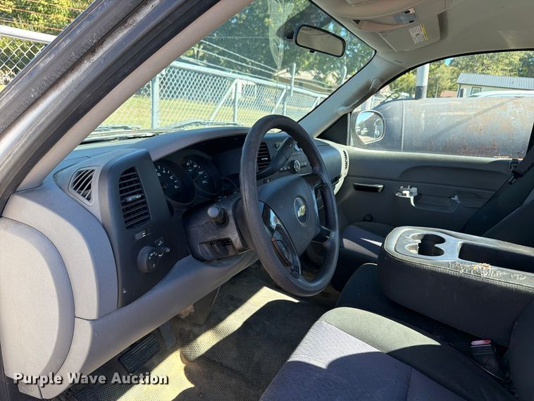 image for item FP3515 2013 Chevrolet Silverado 1500 pickup truck