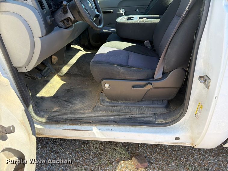 image for item FP3515 2013 Chevrolet Silverado 1500 pickup truck
