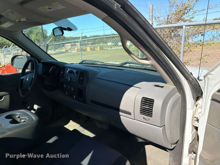 image for item FP3515 2013 Chevrolet Silverado 1500 pickup truck