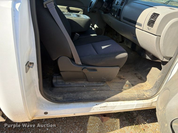 image for item FP3515 2013 Chevrolet Silverado 1500 pickup truck