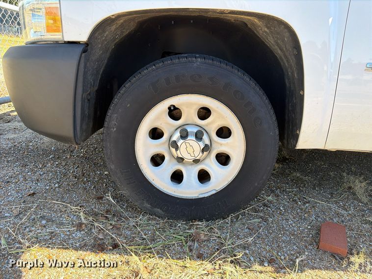 image for item FP3515 2013 Chevrolet Silverado 1500 pickup truck