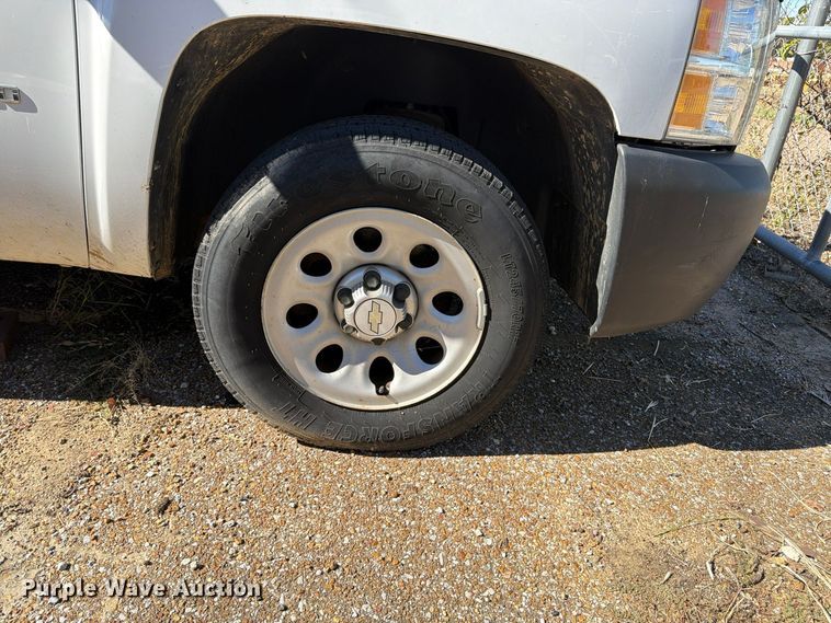 image for item FP3515 2013 Chevrolet Silverado 1500 pickup truck