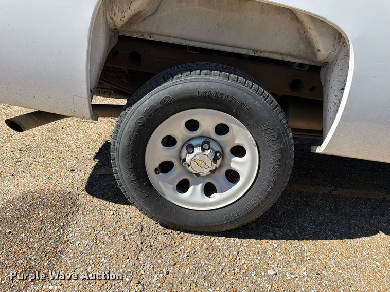 image for item FP3515 2013 Chevrolet Silverado 1500 pickup truck