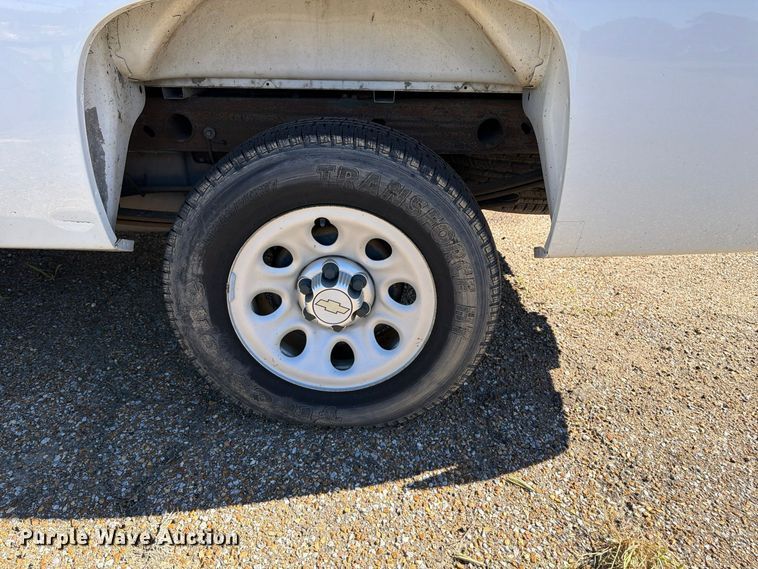 image for item FP3515 2013 Chevrolet Silverado 1500 pickup truck