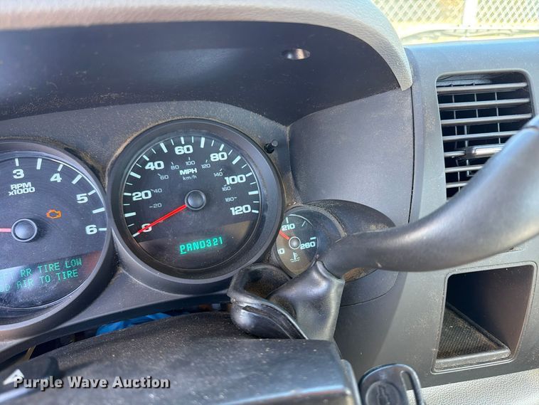 image for item FP3515 2013 Chevrolet Silverado 1500 pickup truck
