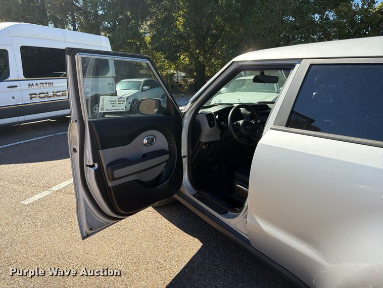 image for item FP3525 2016 KIA Soul SUV