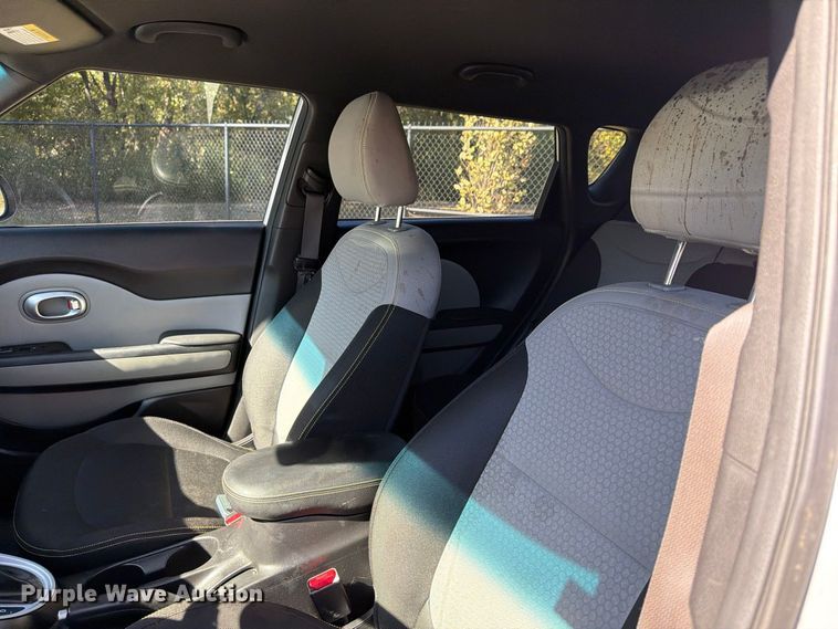 image for item FP3525 2016 KIA Soul SUV