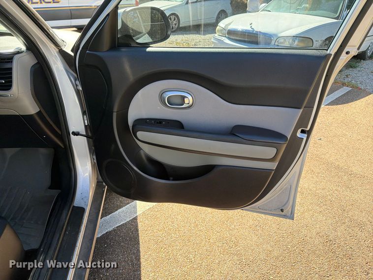 image for item FP3525 2016 KIA Soul SUV