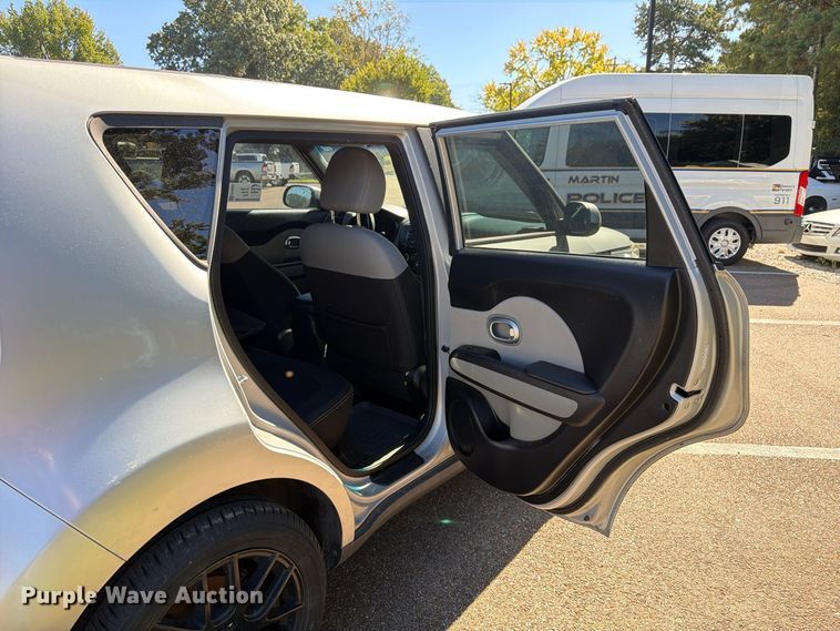image for item FP3525 2016 KIA Soul SUV
