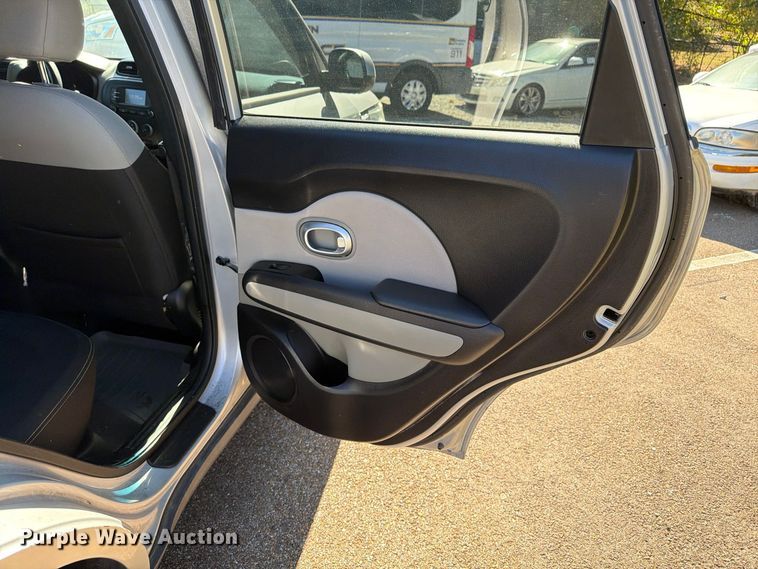 image for item FP3525 2016 KIA Soul SUV