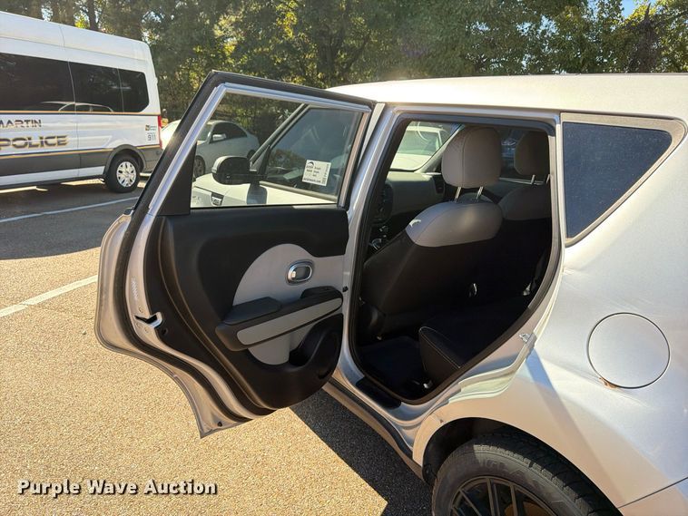 image for item FP3525 2016 KIA Soul SUV