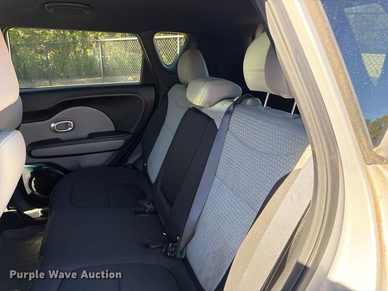 image for item FP3525 2016 KIA Soul SUV
