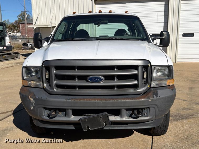image for item FP3531 2004 Ford F350 Super Duty XL Crew Cab utility bed pickup truck