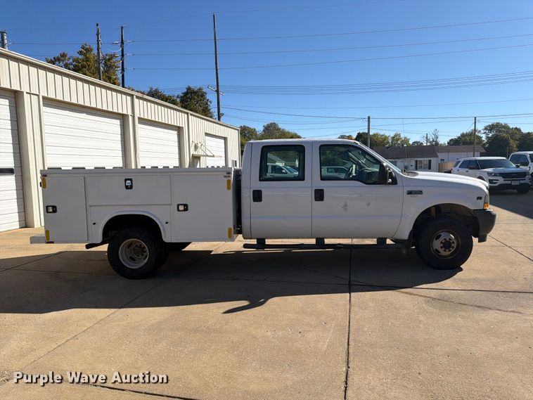image for item FP3531 2004 Ford F350 Super Duty XL Crew Cab utility bed pickup truck