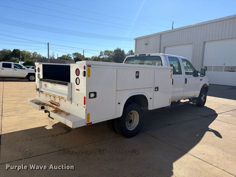 image for item FP3531 2004 Ford F350 Super Duty XL Crew Cab utility bed pickup truck