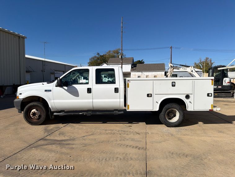 image for item FP3531 2004 Ford F350 Super Duty XL Crew Cab utility bed pickup truck