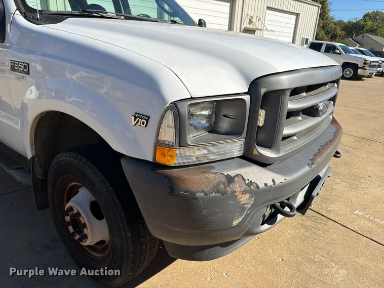 image for item FP3531 2004 Ford F350 Super Duty XL Crew Cab utility bed pickup truck