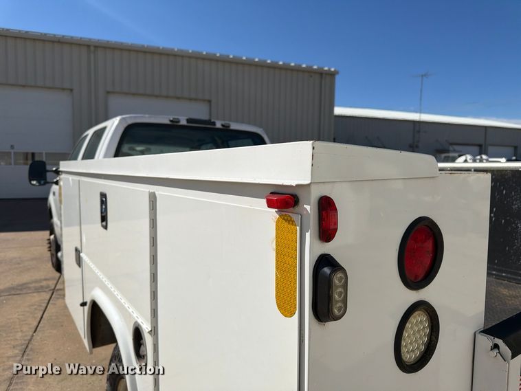 image for item FP3531 2004 Ford F350 Super Duty XL Crew Cab utility bed pickup truck