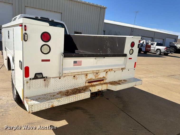 image for item FP3531 2004 Ford F350 Super Duty XL Crew Cab utility bed pickup truck