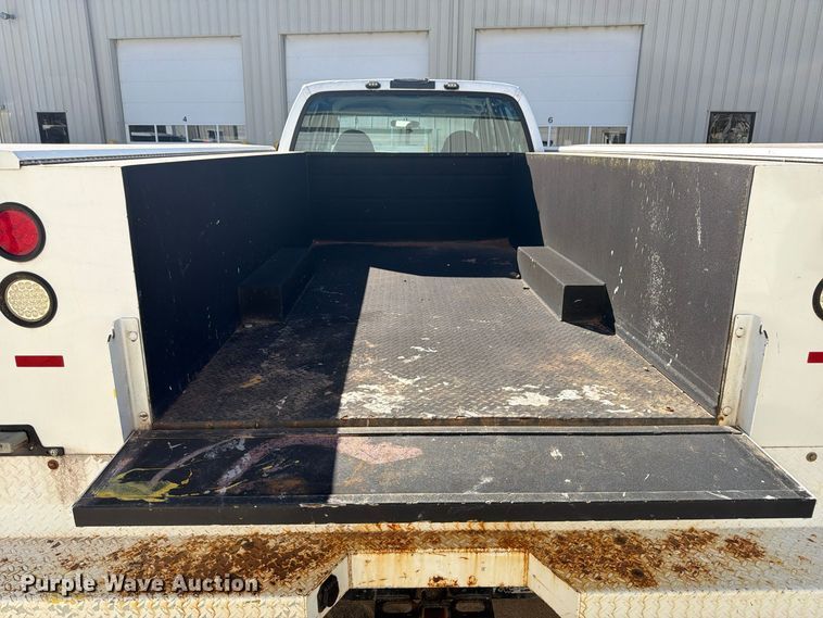 image for item FP3531 2004 Ford F350 Super Duty XL Crew Cab utility bed pickup truck