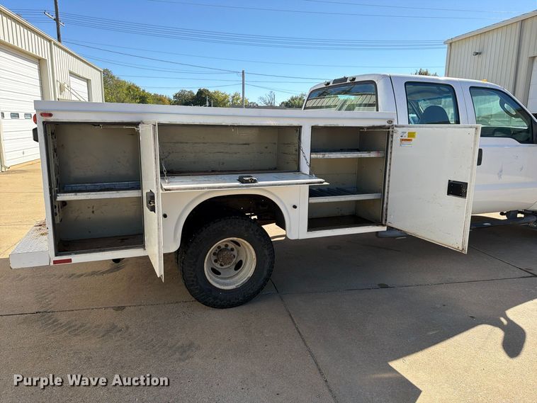image for item FP3531 2004 Ford F350 Super Duty XL Crew Cab utility bed pickup truck