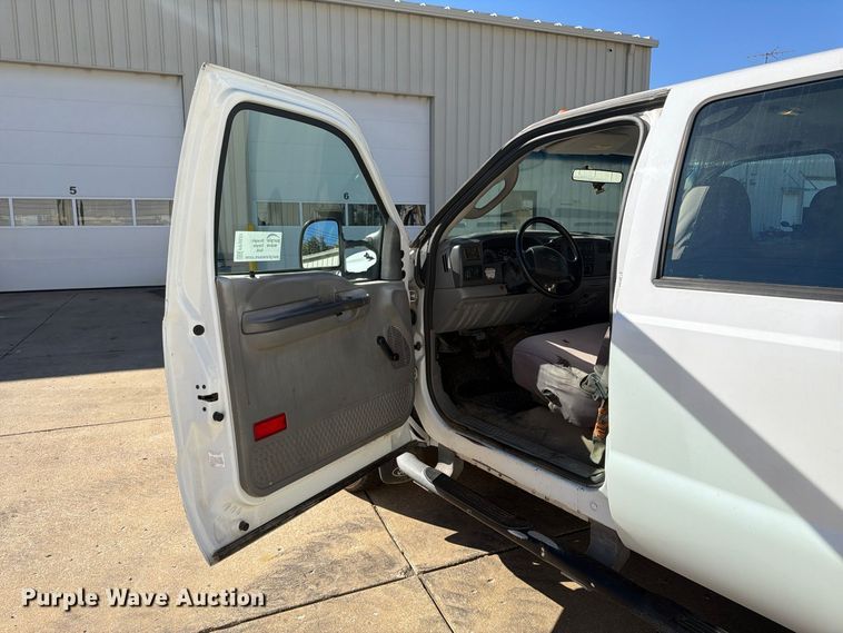 image for item FP3531 2004 Ford F350 Super Duty XL Crew Cab utility bed pickup truck