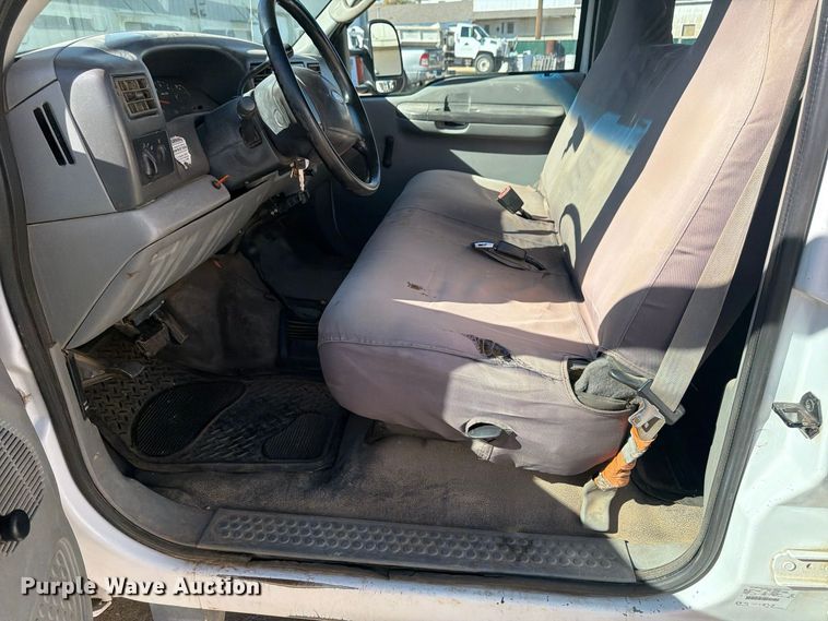 image for item FP3531 2004 Ford F350 Super Duty XL Crew Cab utility bed pickup truck