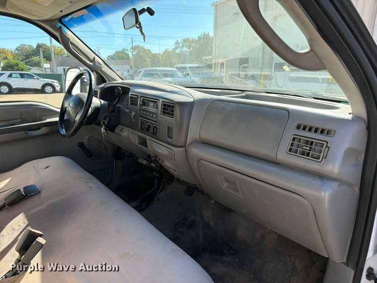 image for item FP3531 2004 Ford F350 Super Duty XL Crew Cab utility bed pickup truck