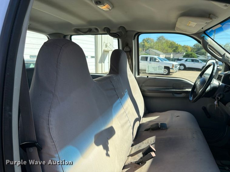 image for item FP3531 2004 Ford F350 Super Duty XL Crew Cab utility bed pickup truck