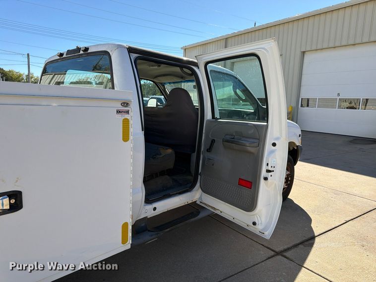 image for item FP3531 2004 Ford F350 Super Duty XL Crew Cab utility bed pickup truck