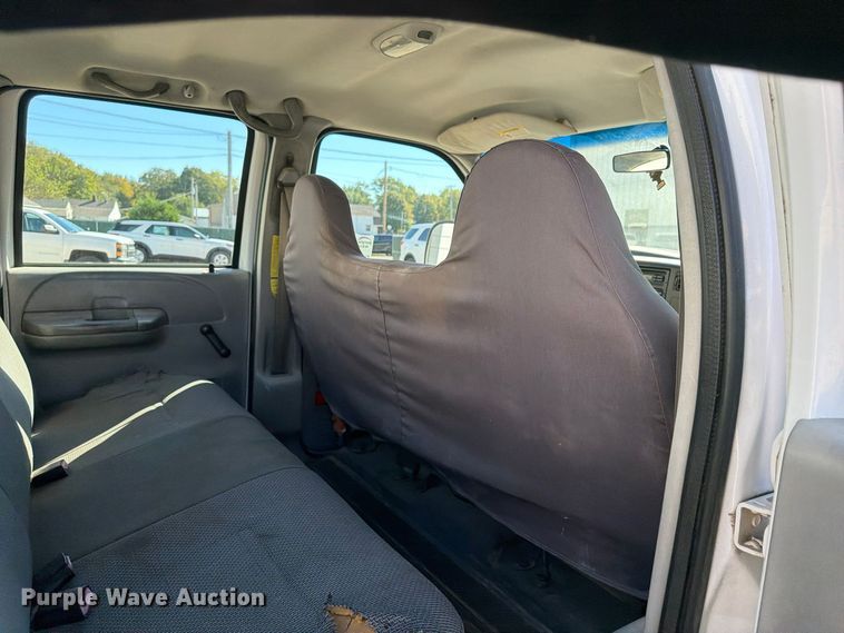 image for item FP3531 2004 Ford F350 Super Duty XL Crew Cab utility bed pickup truck