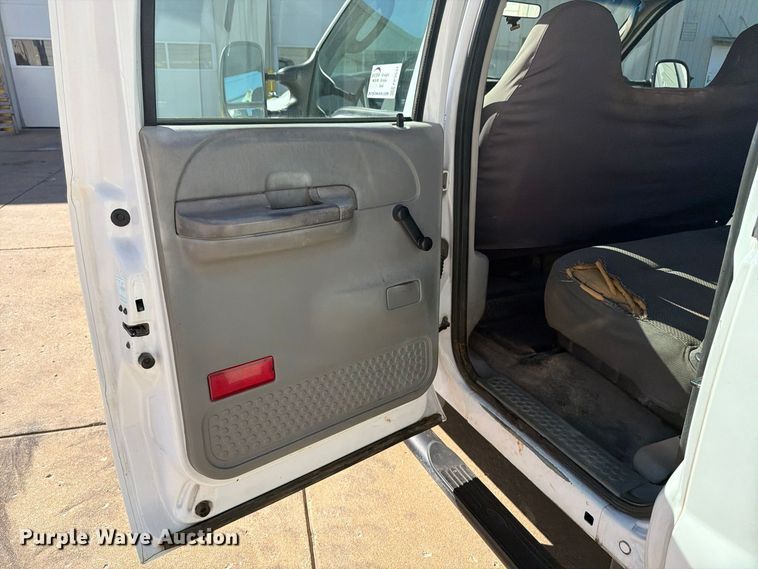 image for item FP3531 2004 Ford F350 Super Duty XL Crew Cab utility bed pickup truck
