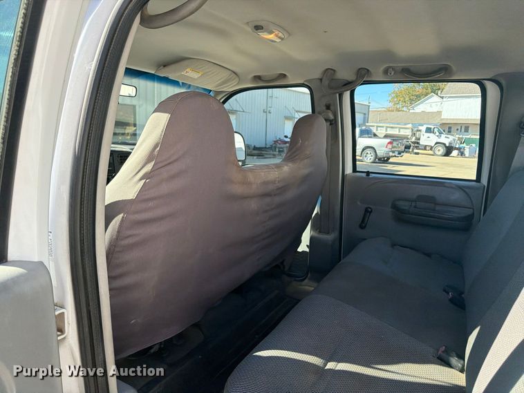 image for item FP3531 2004 Ford F350 Super Duty XL Crew Cab utility bed pickup truck