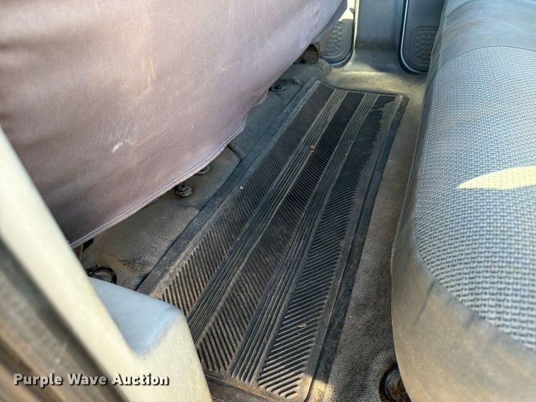 image for item FP3531 2004 Ford F350 Super Duty XL Crew Cab utility bed pickup truck