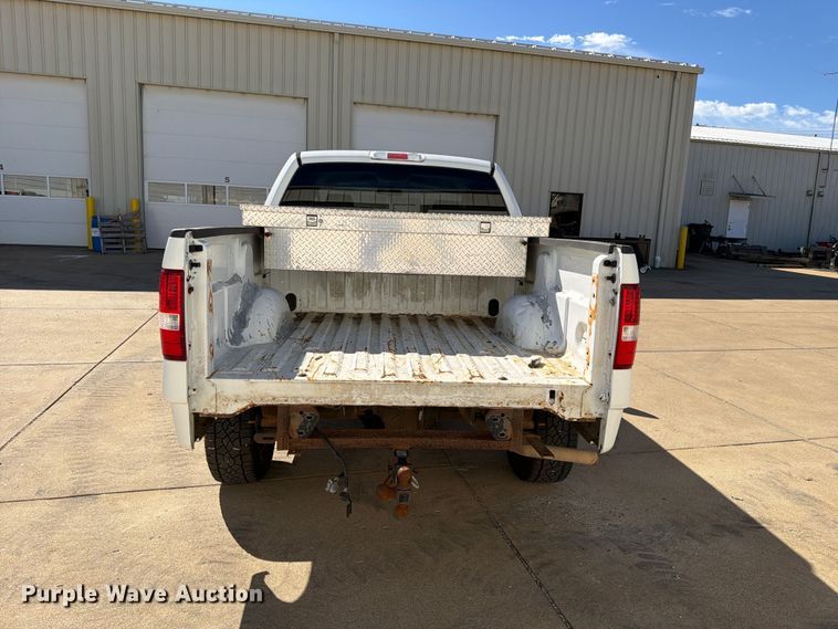image for item FP3532 2005 Ford F150 XLT Crew Cab pickup truck