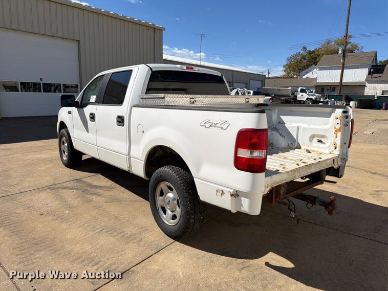 image for item FP3532 2005 Ford F150 XLT Crew Cab pickup truck