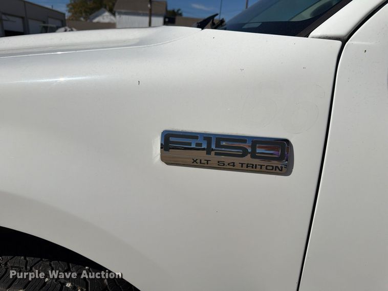 image for item FP3532 2005 Ford F150 XLT Crew Cab pickup truck