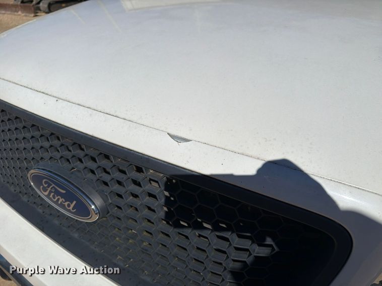 image for item FP3532 2005 Ford F150 XLT Crew Cab pickup truck