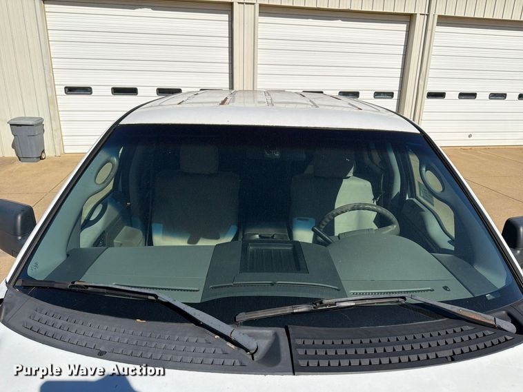 image for item FP3532 2005 Ford F150 XLT Crew Cab pickup truck